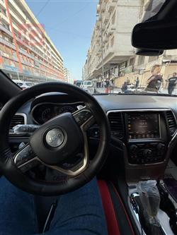 جیپ گراند شیرۆکی